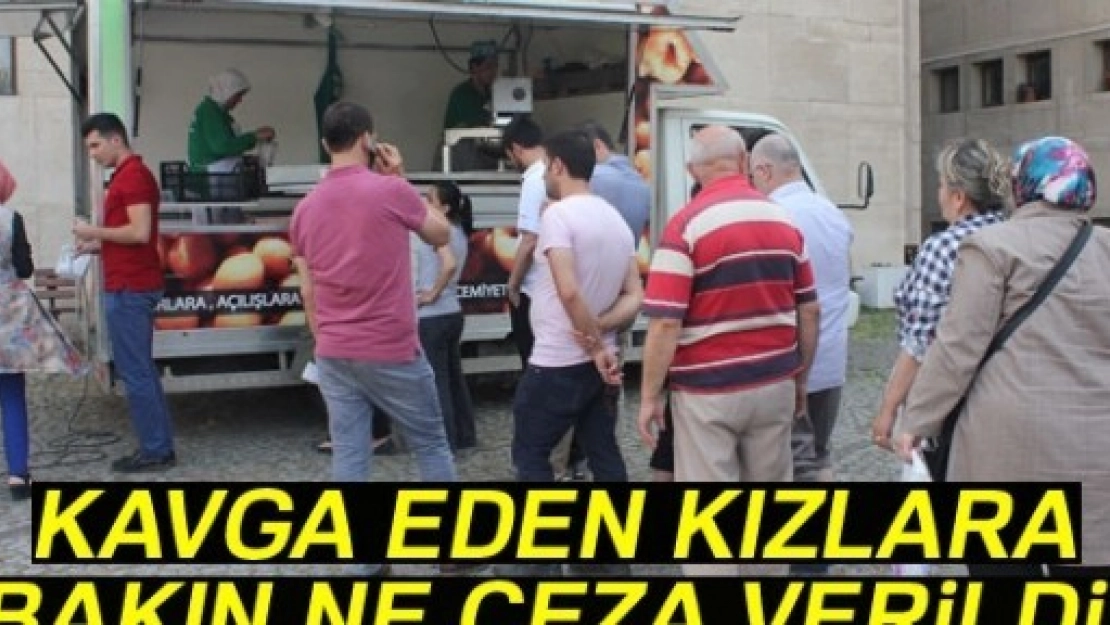 Kavga Eden Kızlara İlginç Ceza
