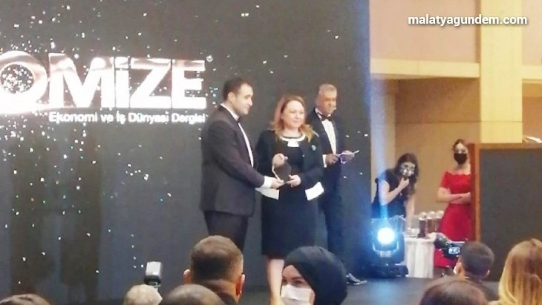 Kayısı çekirdeği ödül getirdi
