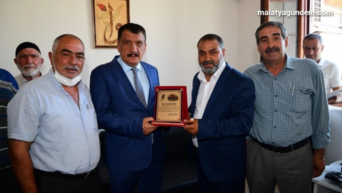 Kaynarca'da 4 bin dönüm arazi suya kavuştu