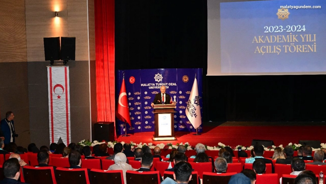 KKTC Meclis Başkanı Töre: 'Türk ordusunun adadan çıkmasını asla kabul etmeyiz'