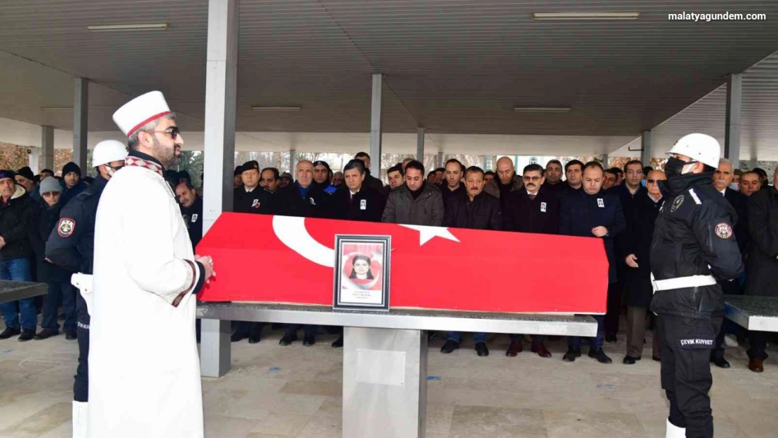 Kocası tarafından öldürülen kadın polis, Malatya'da defnedildi