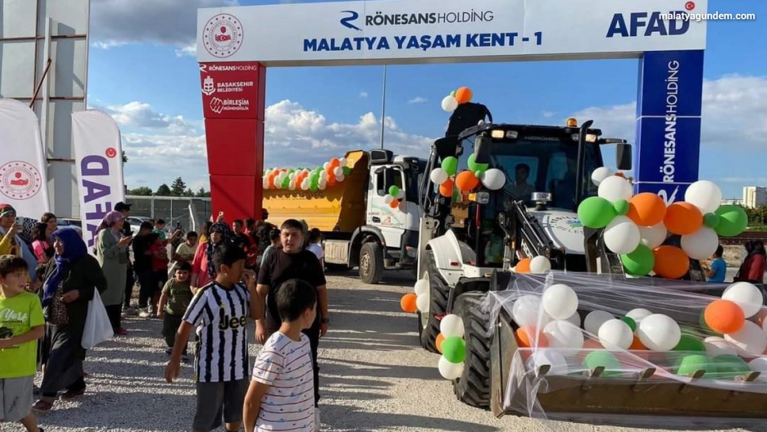 Konteyner kentteki çocuklar bayram etkinliğinde coştu