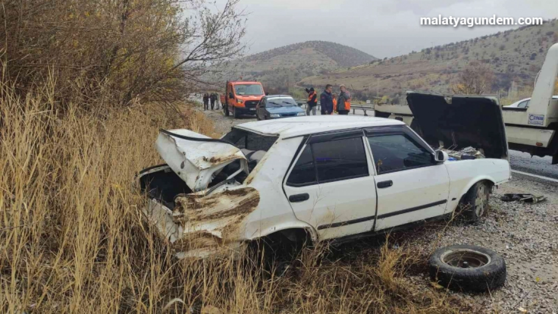 Kontrolden çıkan otomobil kaza yaptı: 1 yaralı