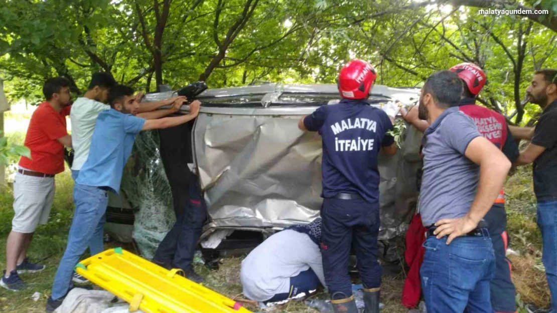 Kontrolden çıkan otomobil takla attı: 4 yaralı