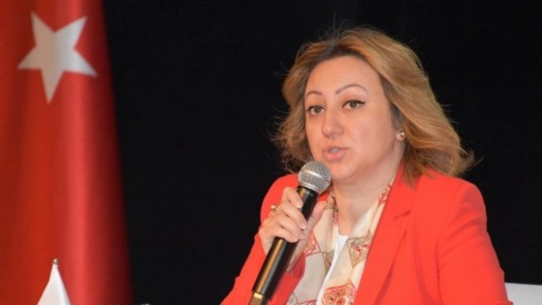 'Kriz Yönetiminde Kadın'  Paneli 