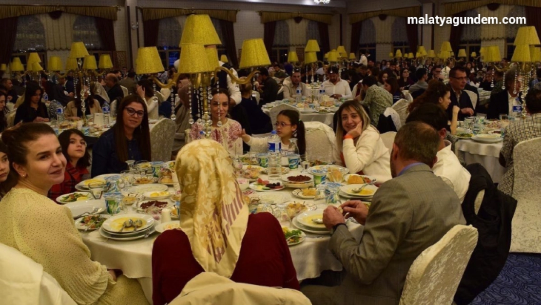 Barosu'nun iftar programına yoğun katılım