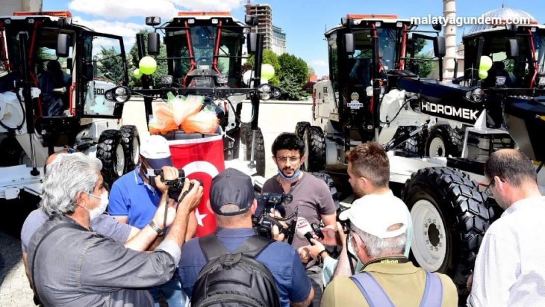 Yeni iş makineleri basına tanıtıldı