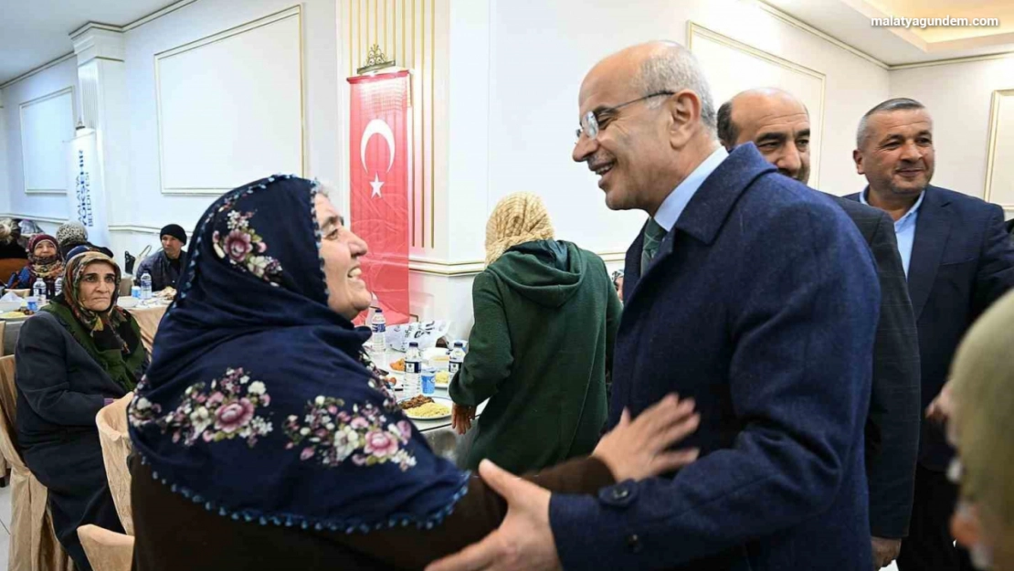 Büyükşehir Belediyesi'nin iftar sofraları büyük ilgi görüyor