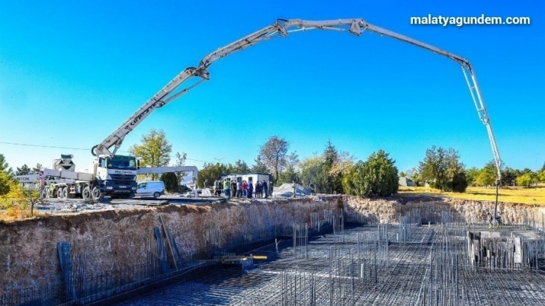 Malatya Büyükşehir'den Altay Kışlası'na sosyal tesis