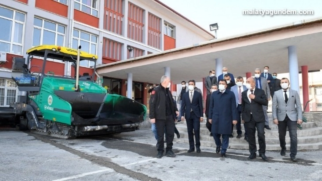 Malatya Büyükşehir, Malatya Lisesi'nde bahçe düzenlemesi gerçekleştirdi