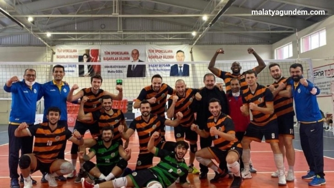 Malatya Büyükşehir Voleybol takımı erteleme maçını kazandı