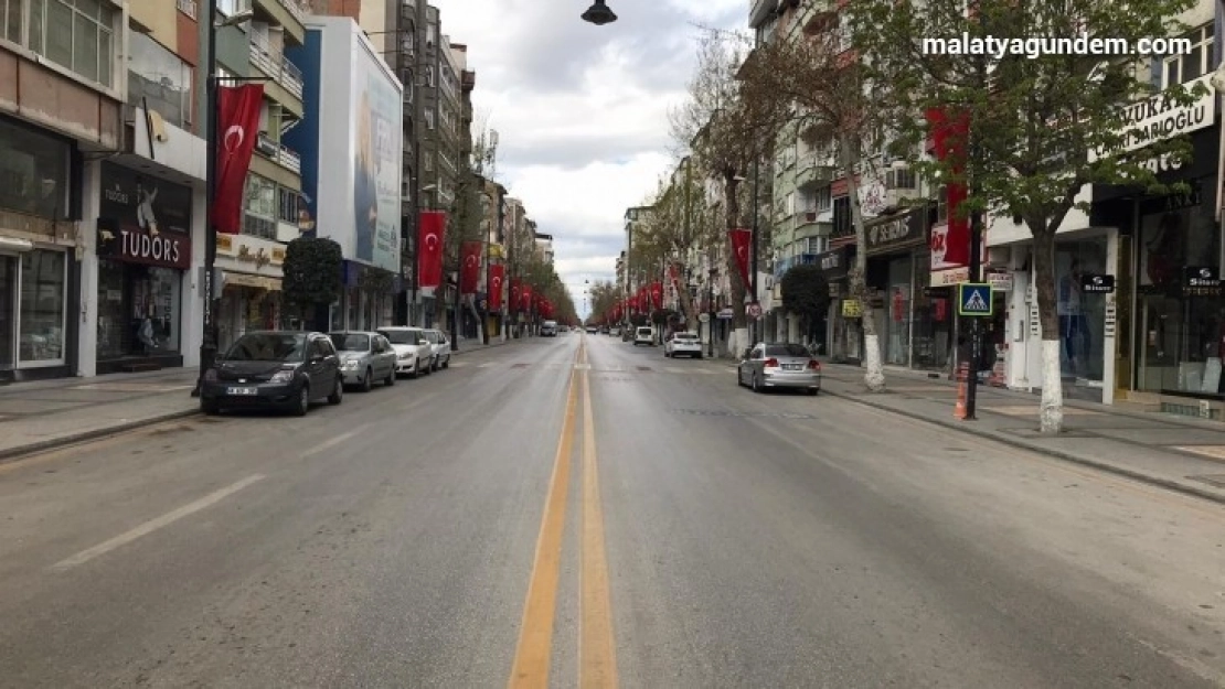 Malatya'da  cadde ve sokaklarda sessizlik hakim