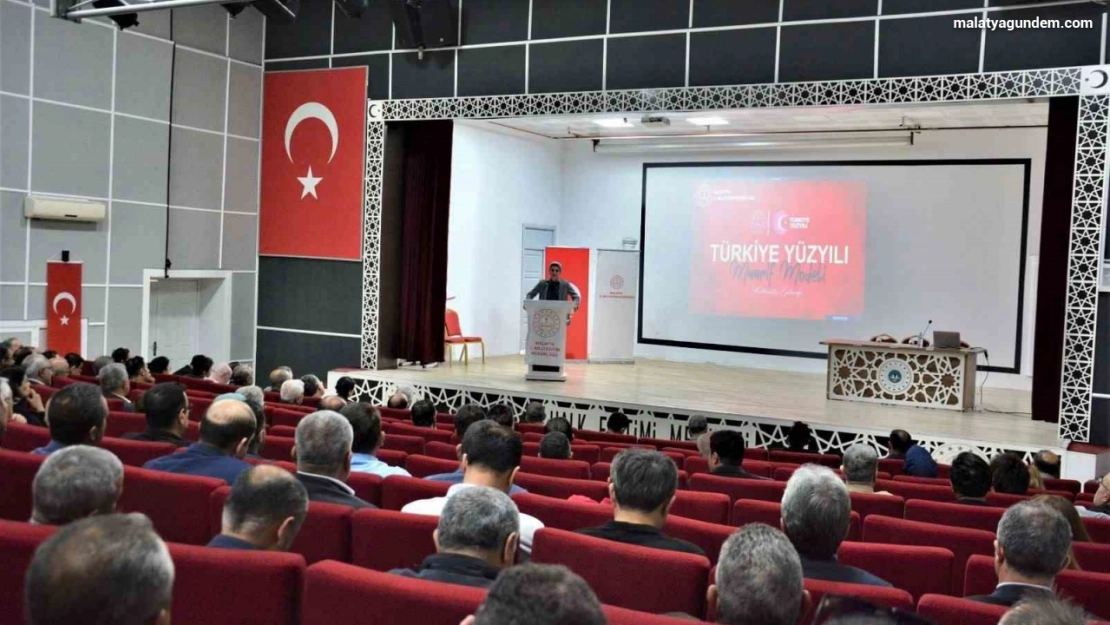 Malatya'da, 'Türkiye Yüzyılı Maarif Modeli' müfredatı hakkında bilgilendirme toplantısı