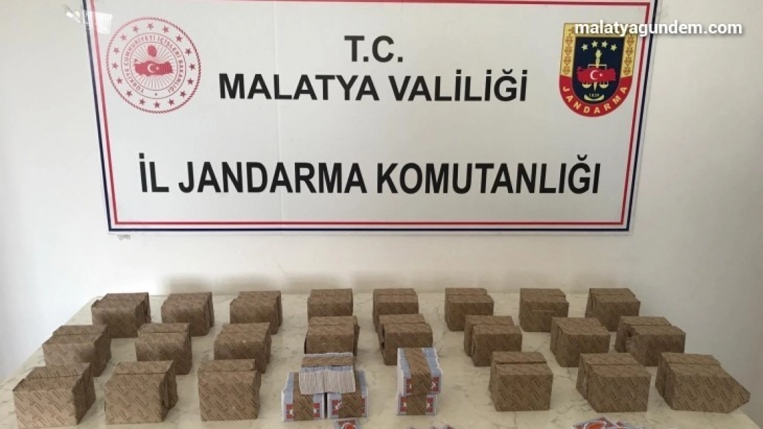 Malatya'da 2 bin 250 deste bandrolsüz sigara kağıdı yakalandı