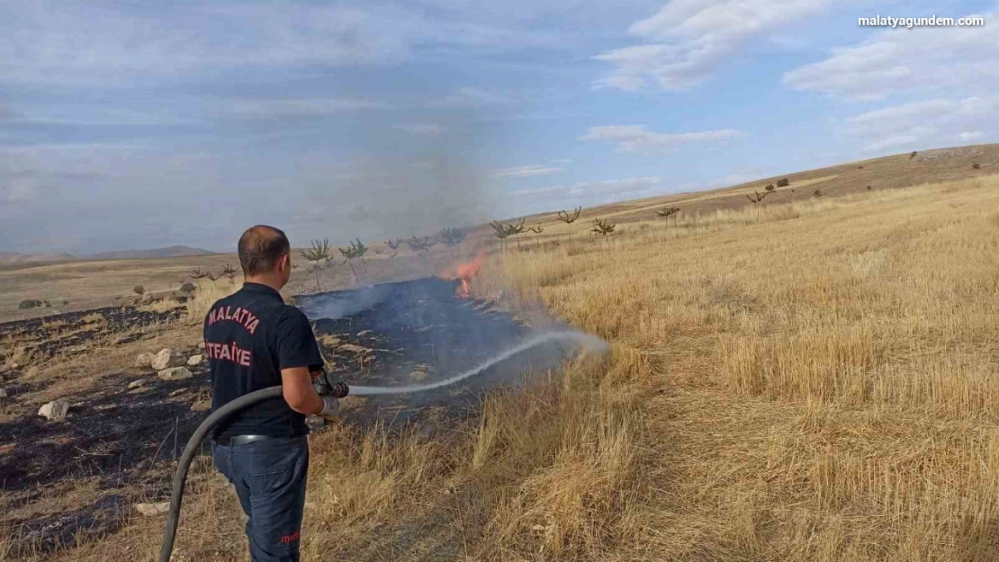 2 bin 500 dekar alanda etkili olan anız yangını söndürüldü