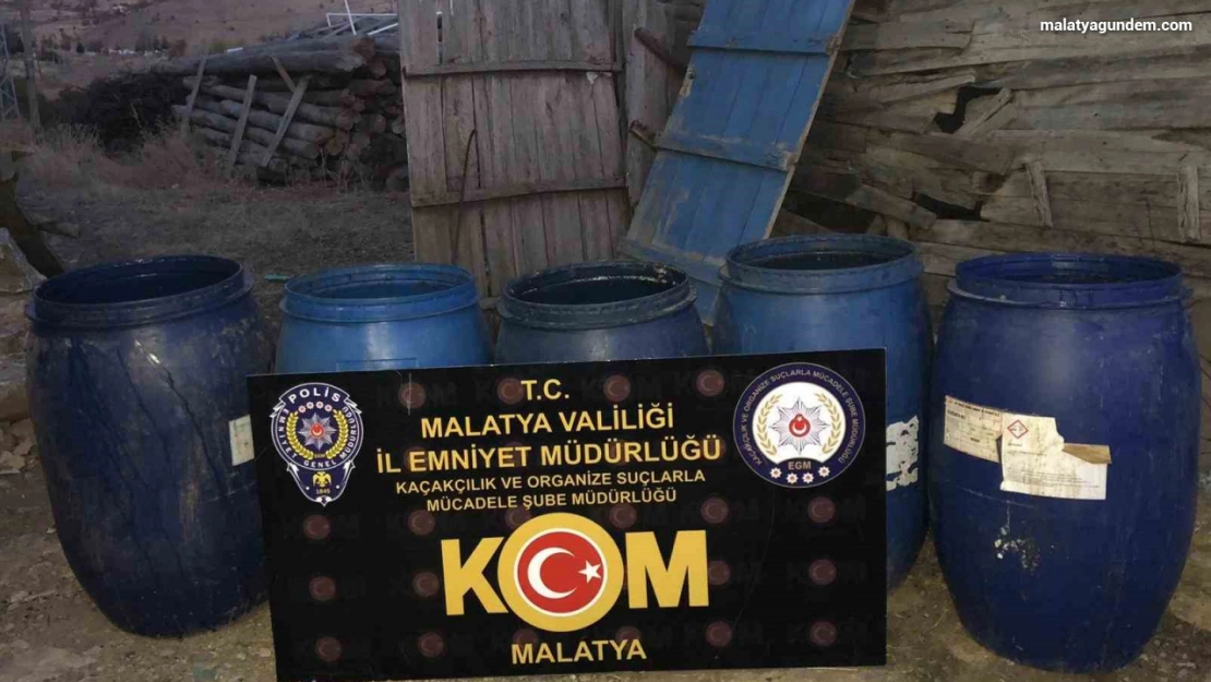 Malatya'da 4 bin 696 litre sahte alkol ele geçirildi