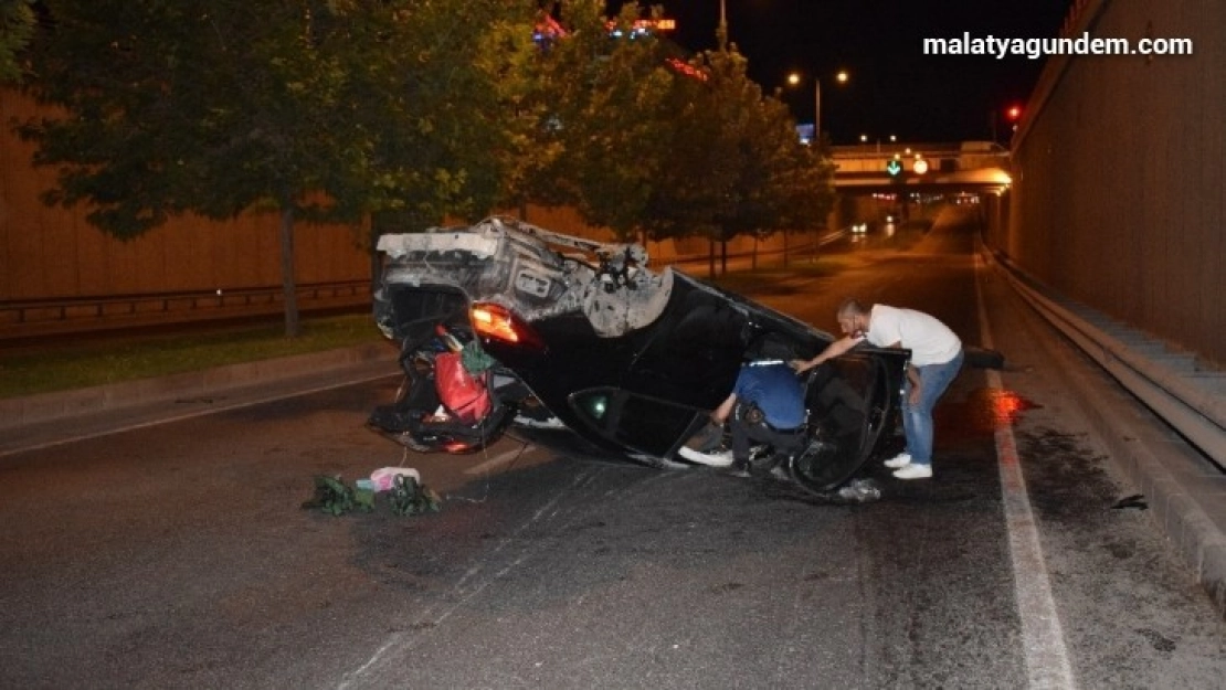 Malatya'da alt geçitte feci kaza: 2 ağır yaralı