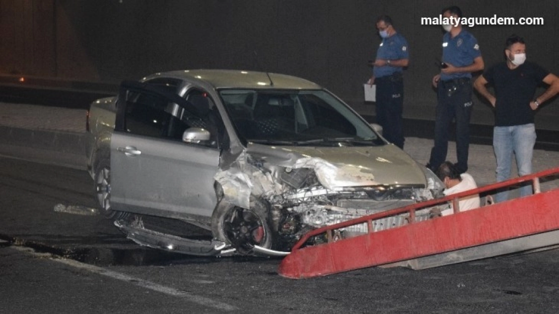 Malatya'da alt geçitte trafik kazası: 2 yaralı