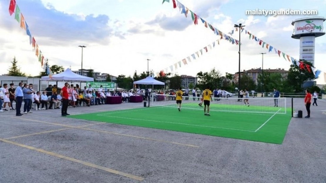 Malatya'da ayak tenisi heyecanı