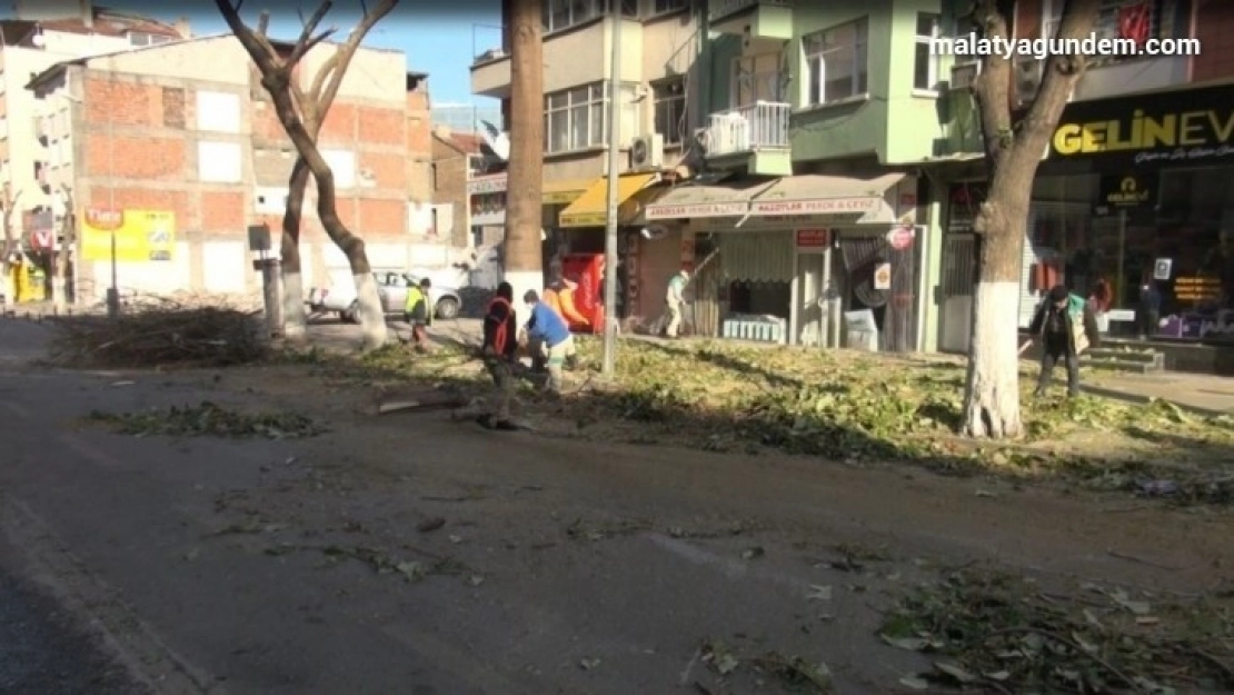 Malatya'da bakım onarım çalışmalarını sürdürüyor