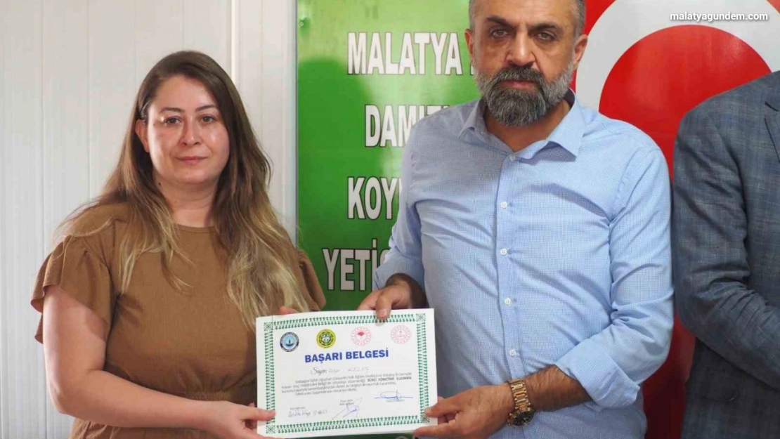 Malatya'da başarılı kursiyerlere sertifika verildi