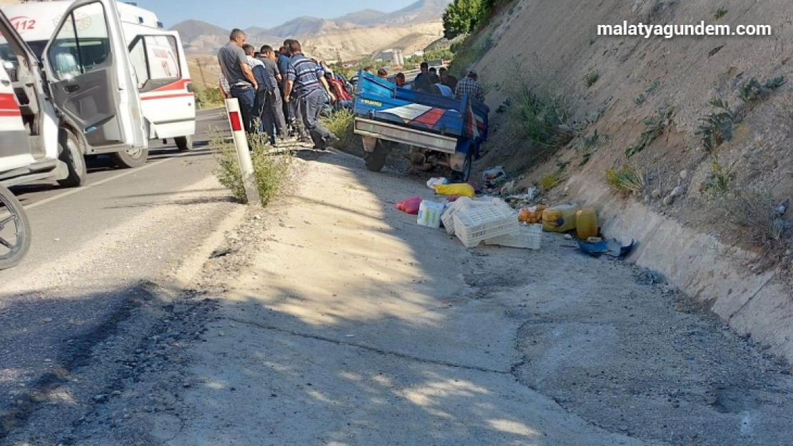 Çapa motoru devrildi: 1'i ağır 3 yaralı