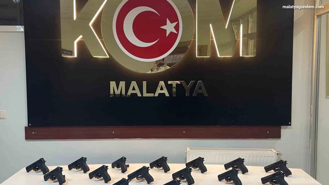 Malatya'da çok sayıda kaçak silah ele geçirildi