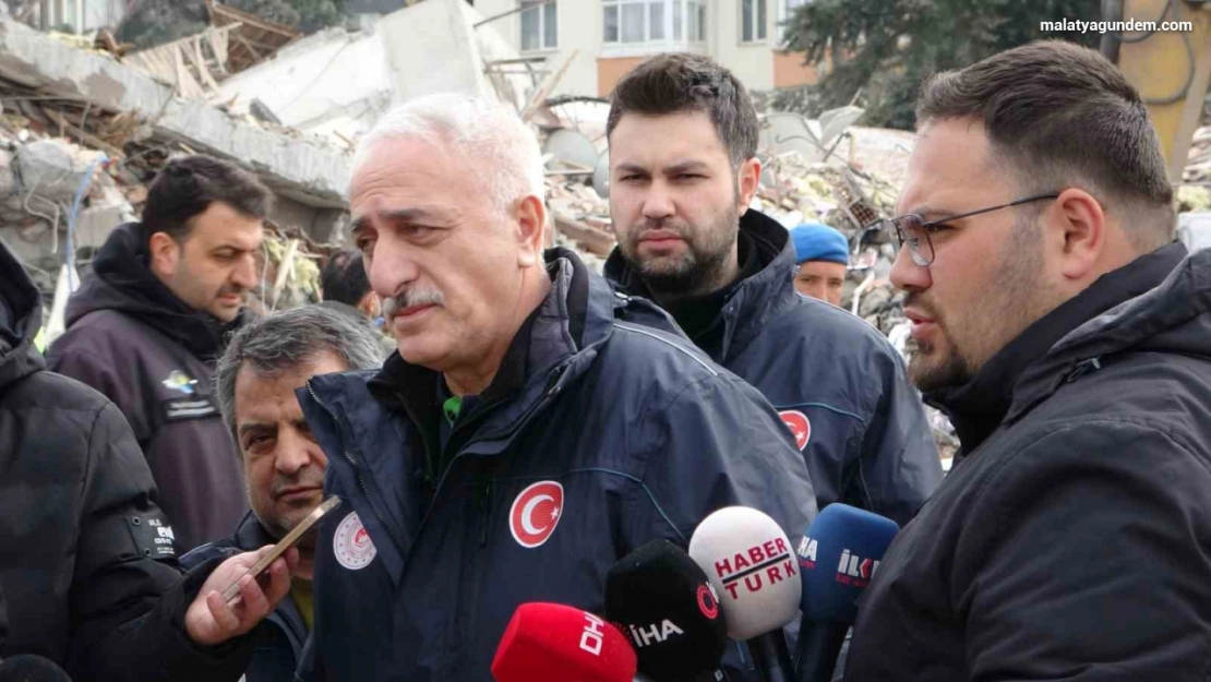 Malatya'da enkaz kaldırma çalışmaları sürüyor