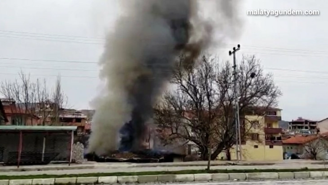 Malatya'da ev yangını korkuttu