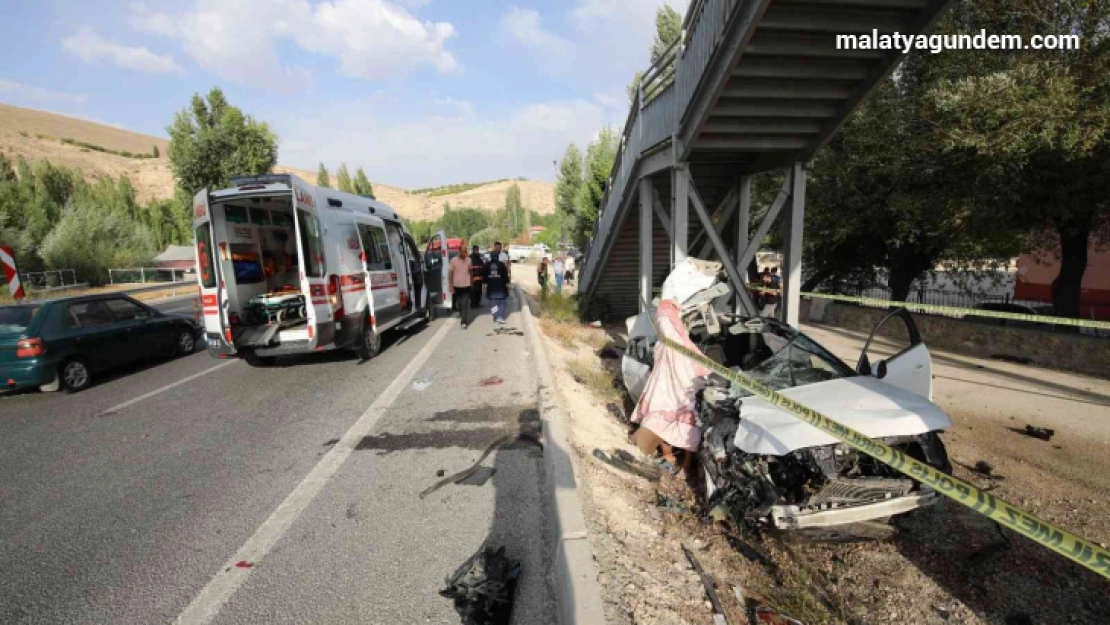 Feci kaza: 2 ölü, 2 yaralı