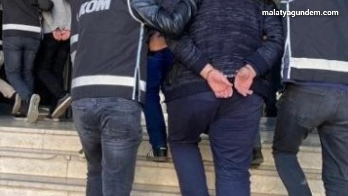FETÖ operasyonunda 3 tutuklama