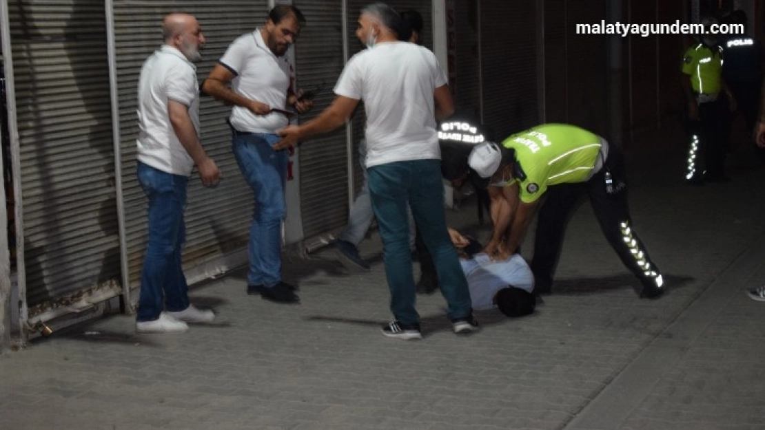 İki grup arasında bıçaklı sopalı kavga