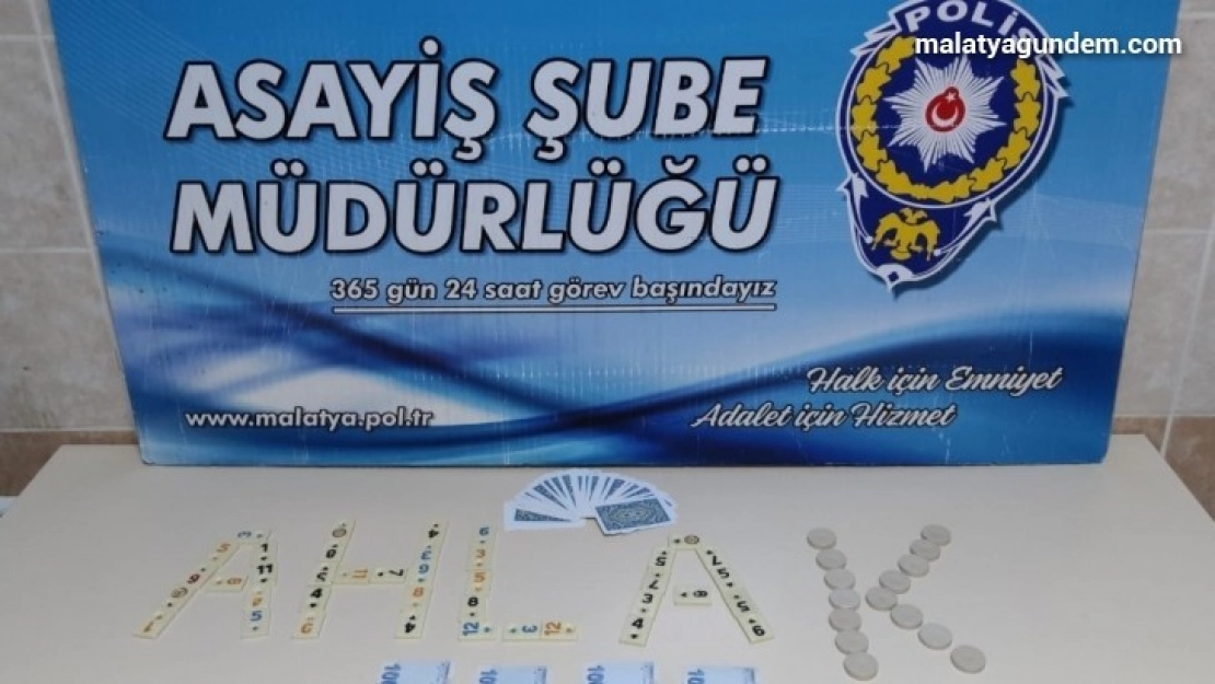 Malatya'da iki iş yerine kumar baskını