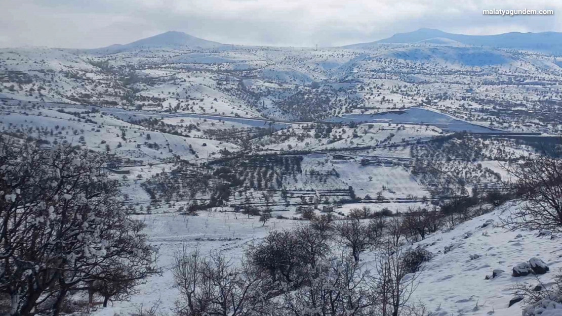 Malatya'da, kar yüksek rakımlı ilçelerde etkili oluyor