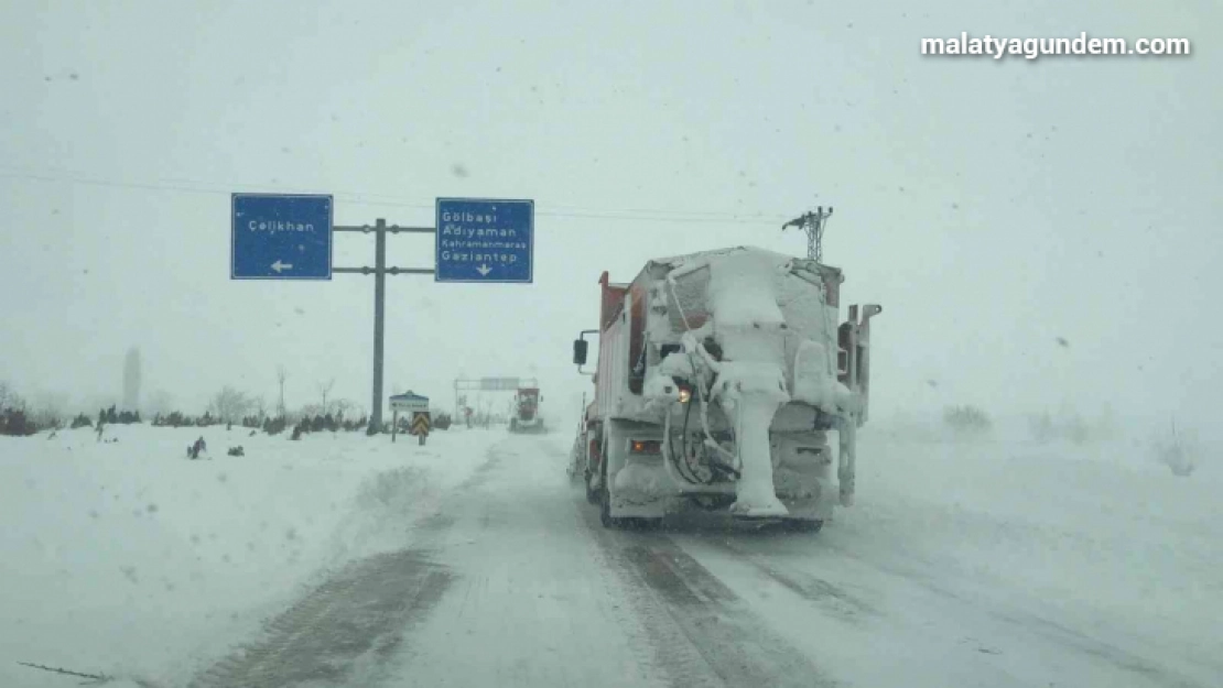 Malatya'da kar nedeniyle 524 mahallenin yolu kapandı