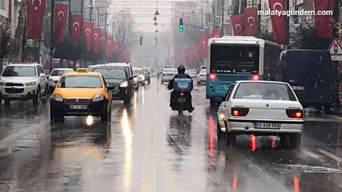 Malatya'da kar yağışı etkili oluyor