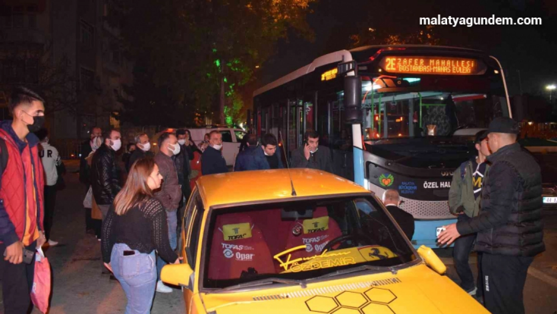 Kaza trafiği kilitlenme noktasına getirdi