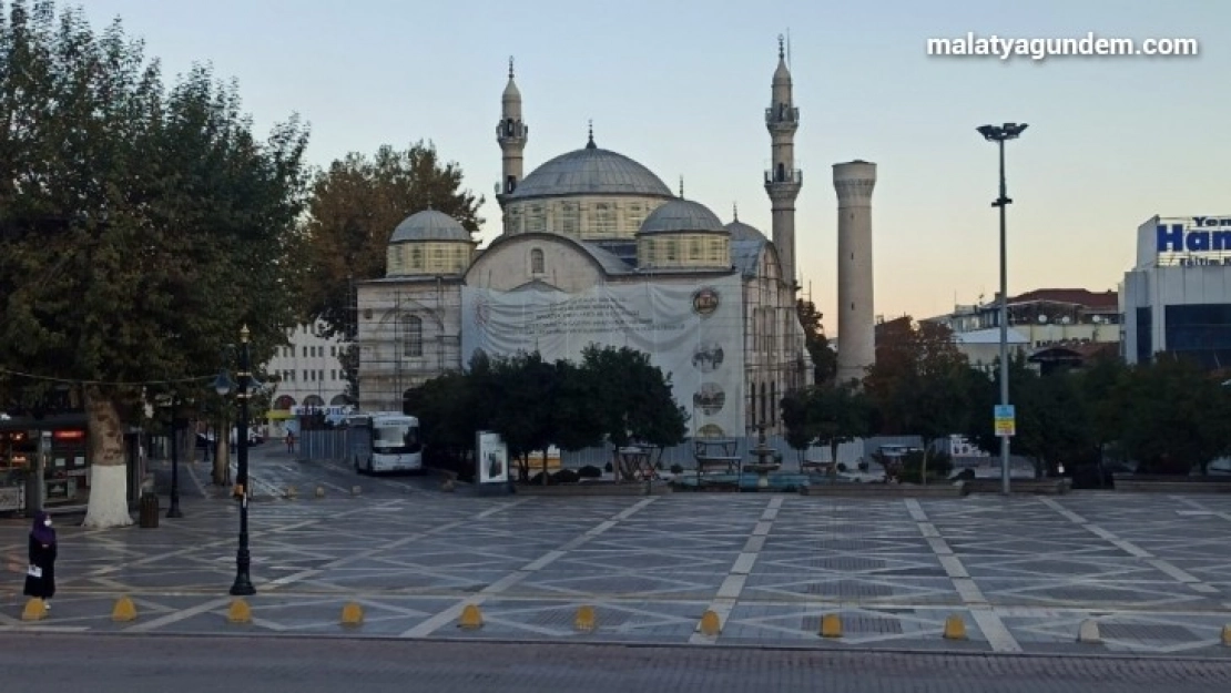 Malatya'da kısıtlama bitmesine rağmen sokaklarda sessizlik devam etti