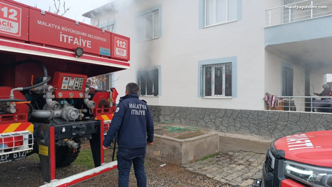 Malatya'da korkutan ev yangını