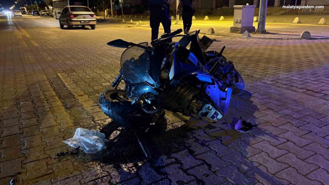 Malatya'da otomobil ile motosiklet çarpıştı: 1 yaralı