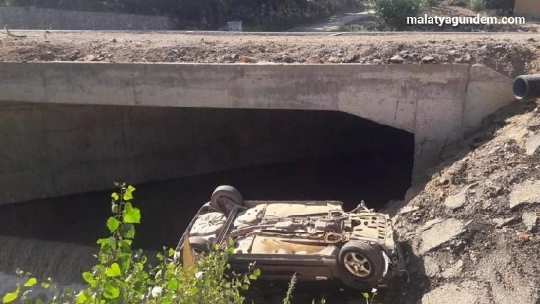 Malatya'da otomobil köprüden uçtu: 1 yaralı