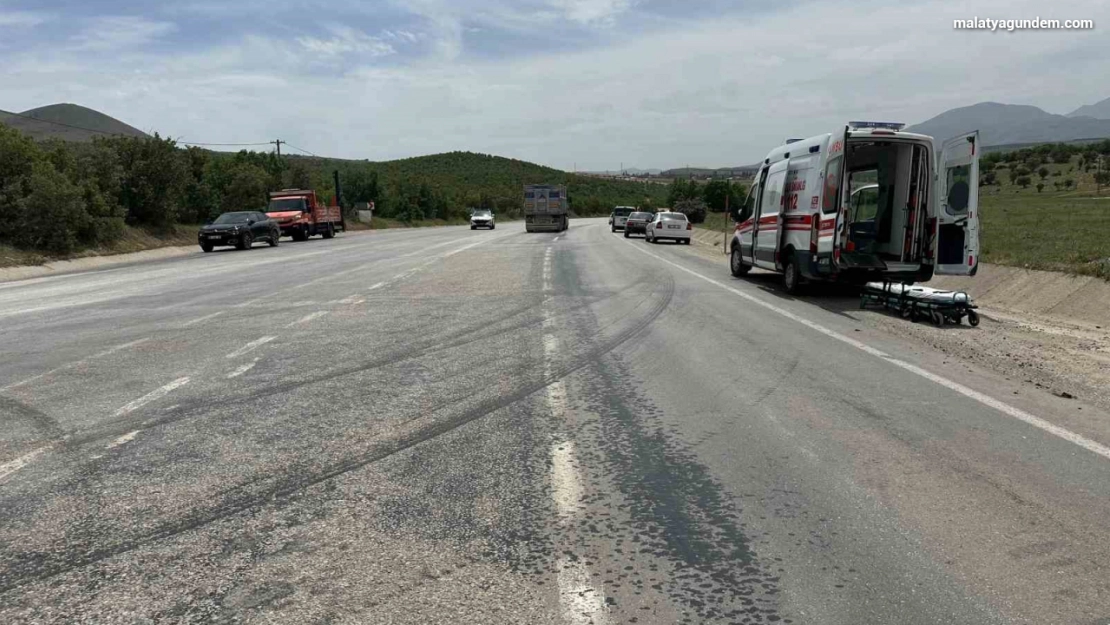 Takla atan otomobilde , 1 kişi yaralandı