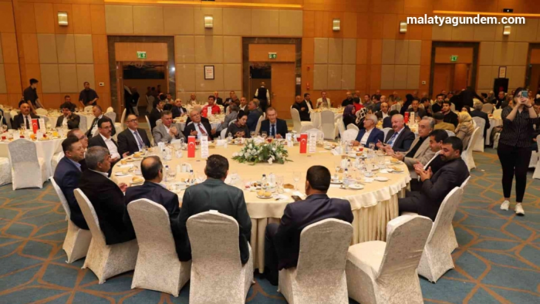 Protokol ve girişimciler iftarda buluştu