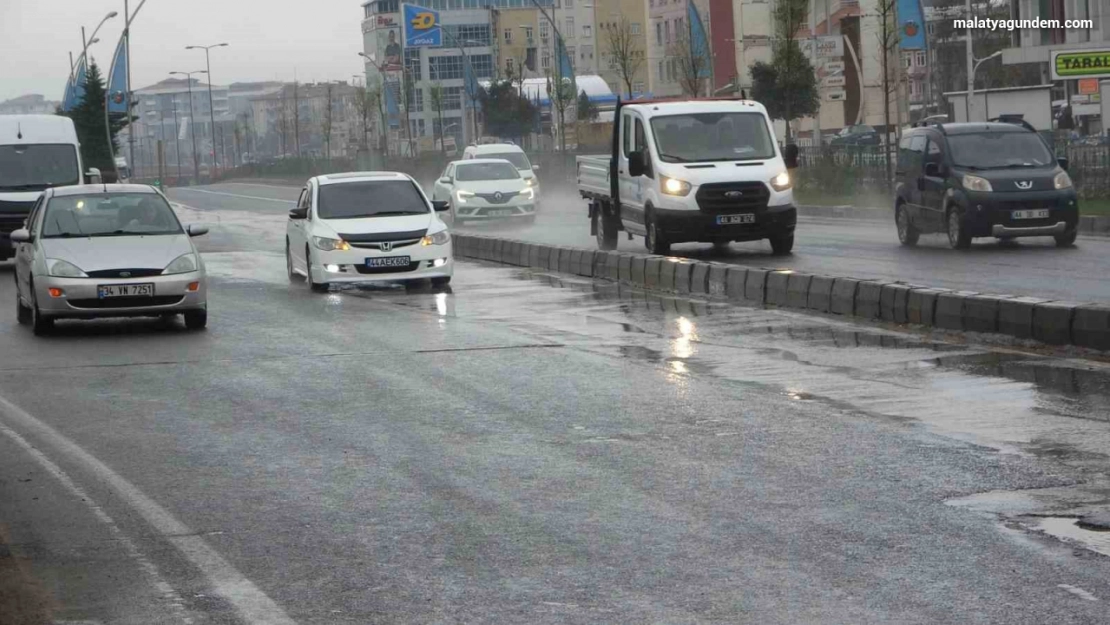 Malatya'da sağanak etkili oluyor