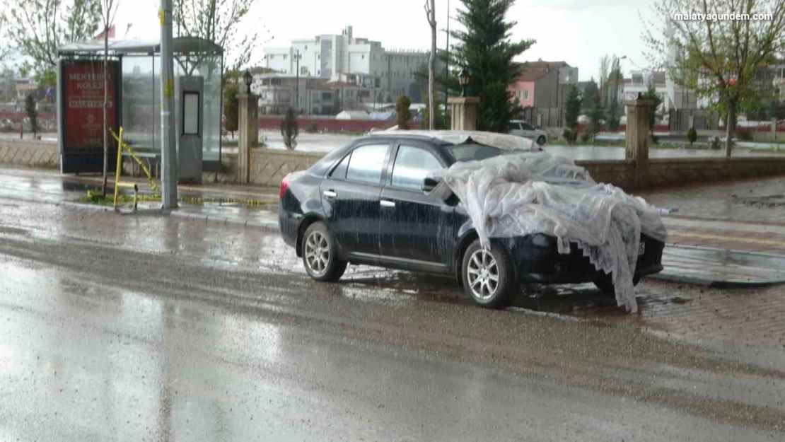 Malatya'da sağanak ve dolu etkili oldu