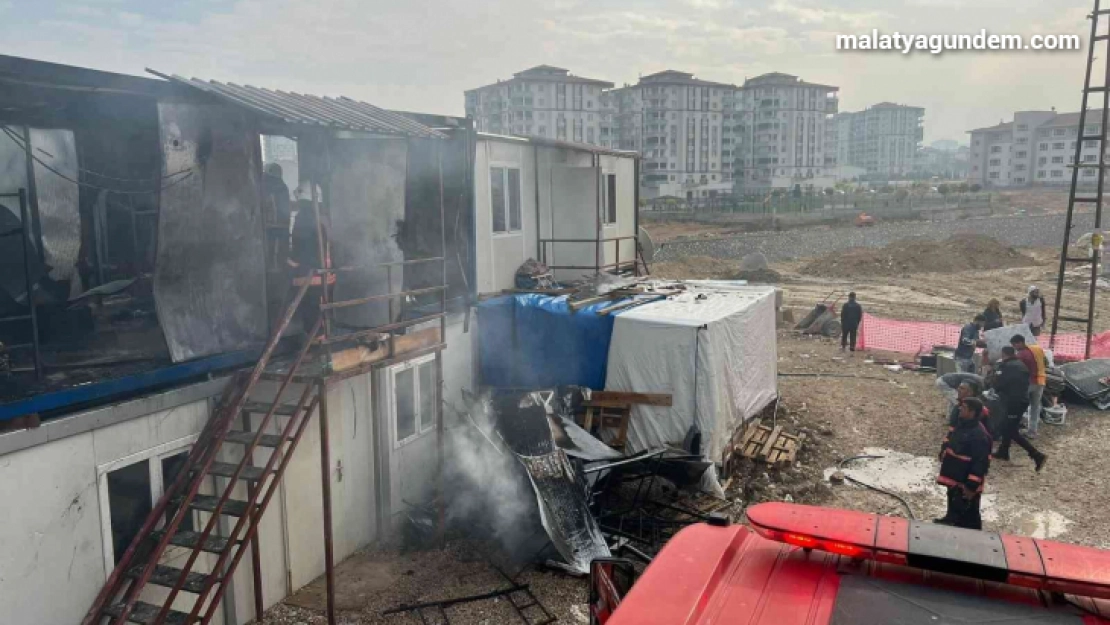 Malatya'da şantiyede korkutan yangın