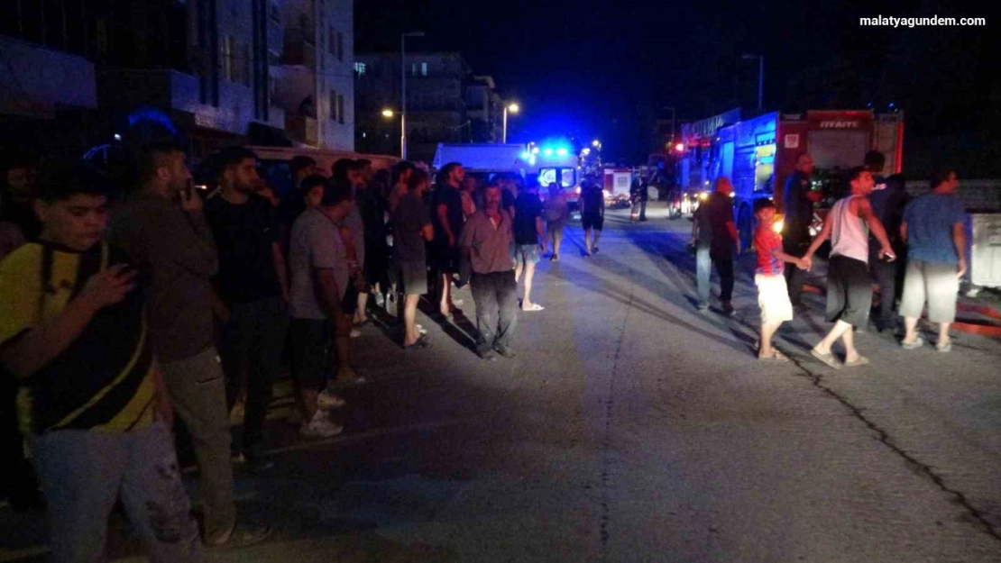 Malatya'da şantiyede yangın paniği: Mahalleli sokağa döküldü