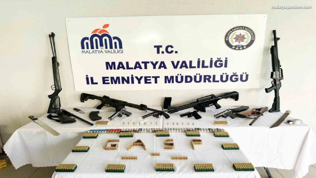 Malatya'da silah teşhiri yapan şüphelilere eş zamanlı operasyon: 29 gözaltı