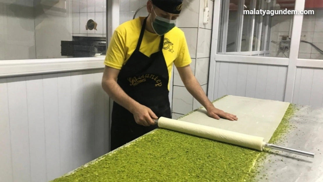 Tatlıcılarda bayram yoğunluğu yaşanıyor