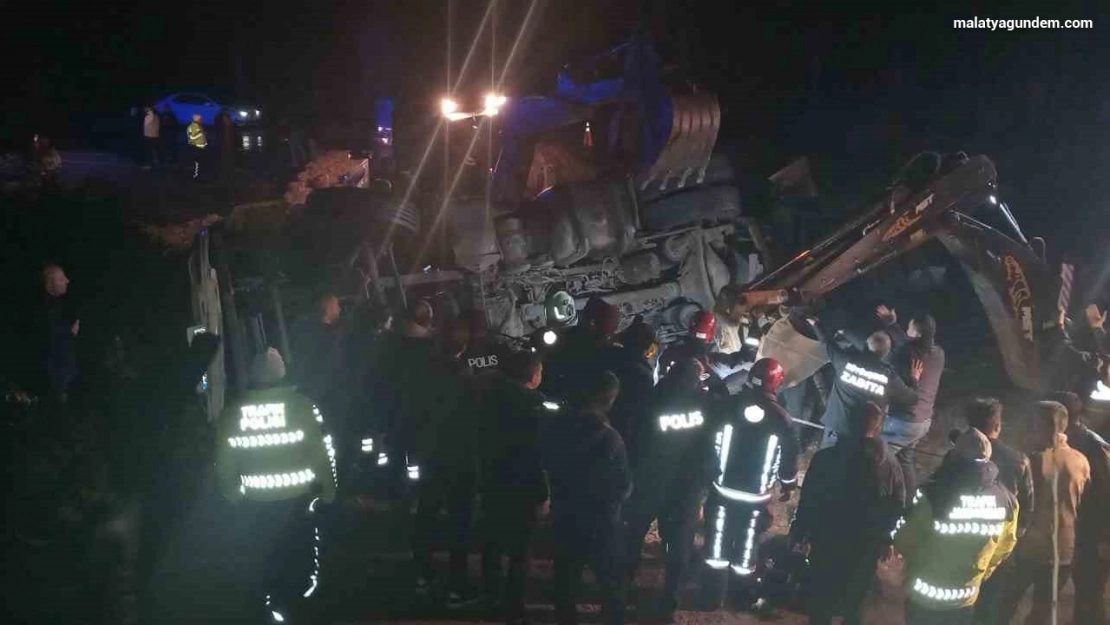 Malatya'da tırın altında kalan 1 polis şehit oldu